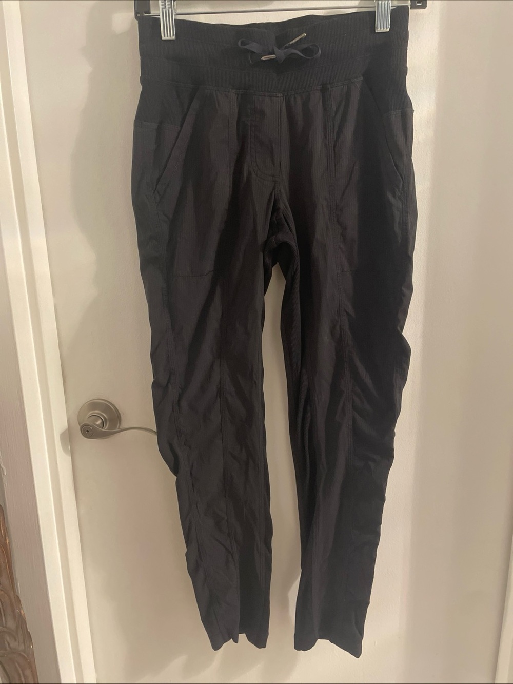 Lululemon size 4 Black Line  Track Drawstring waist pockets Pants